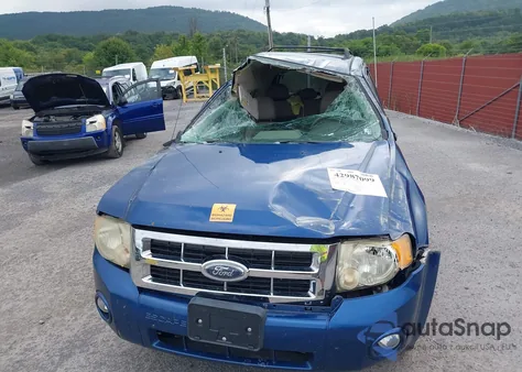 2008 Ford Escape Xlt z USA, uszkodzony, nr VIN 1FMCU93198KB75451